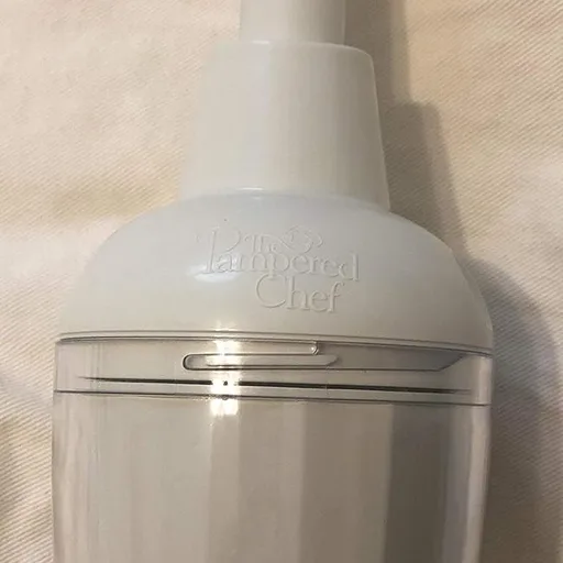 The Pampered Chef Food Chopper, White