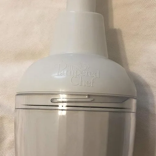 The Pampered Chef Food Chopper, White