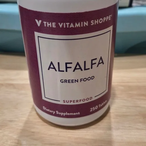 The Vitamin Shoppe Alfalfa 500 Natural Green Food Supplement, (250 Tablets)