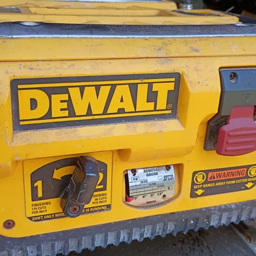 DEWALT Thickness Planer, 13-inch Wood Planer, Three Knife Two Speed, 15 Amp, 20,000 RPM Motor (DW735X)